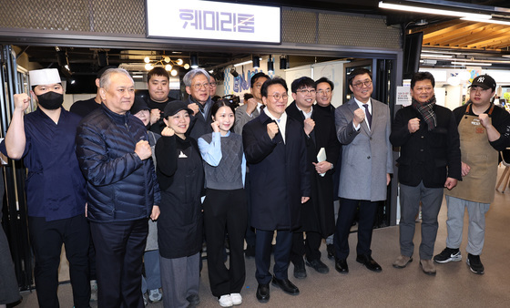 김민석 총리, 문화가 있는 전통시장 방문