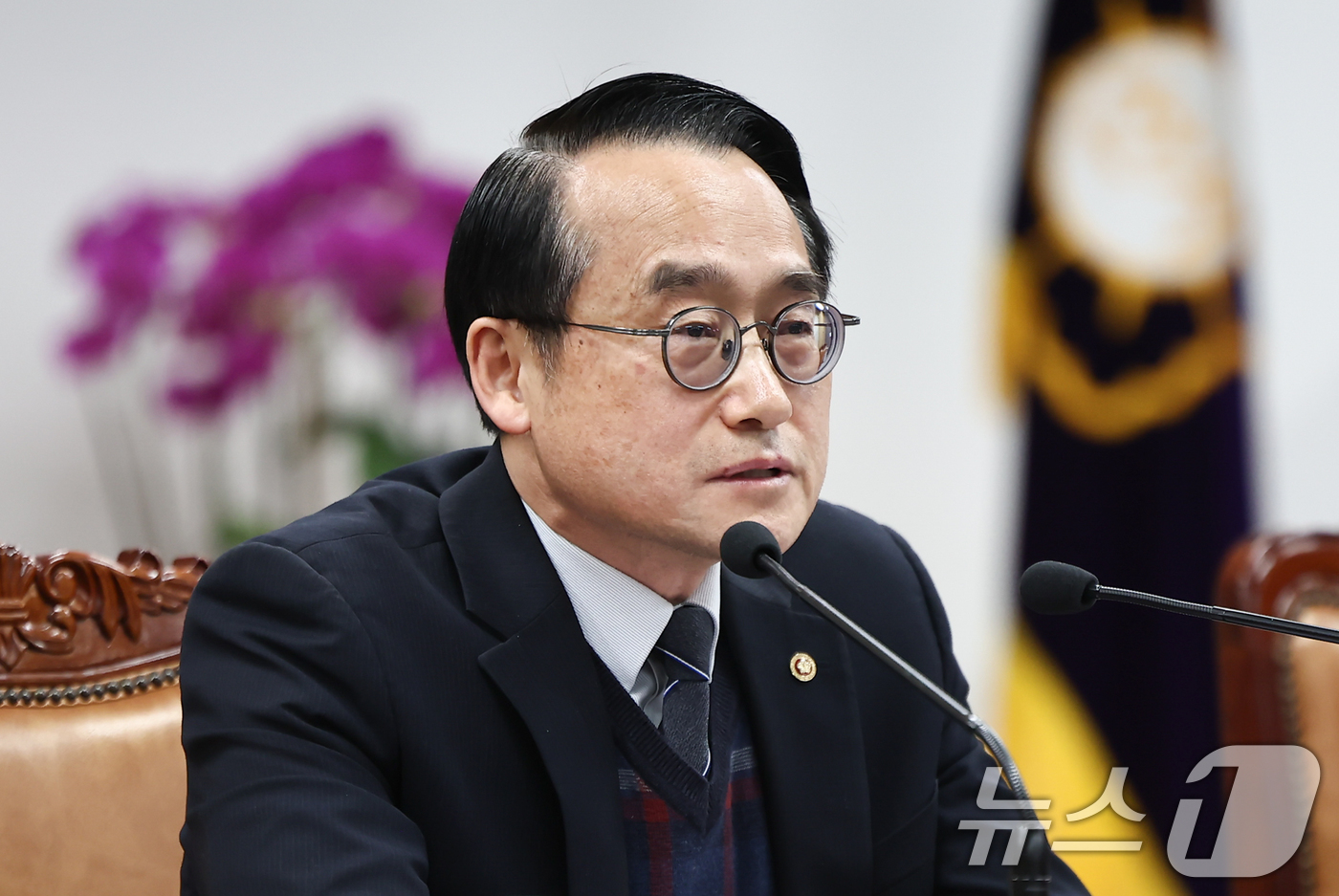 (과천=뉴스1) 김도우 기자 = 허철훈 중앙선관위 사무총장이 21일 경기 과천 중앙선거관리위원회에서 열린 2026년도 주요업무계획 회의 및 청렴실천 서약식에서 모두 발언을 하고 있 …