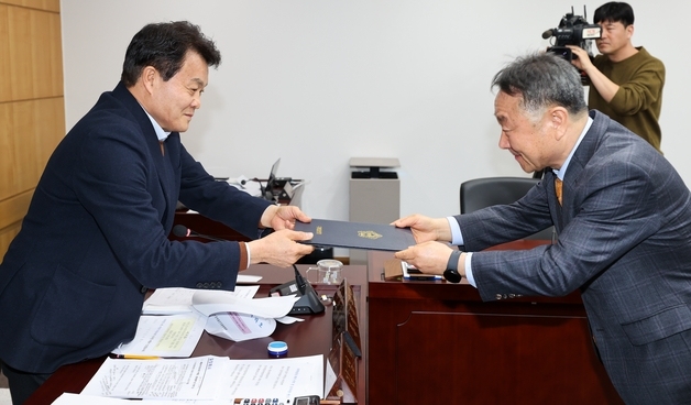 구미시의회, 이한석 구미문화재단 대표 '적합' 의견 채택