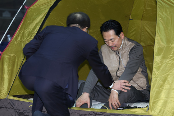 장동혁 접견하는 이석연 국민통합위원장