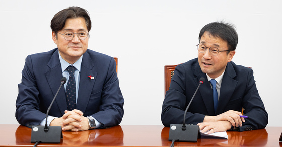 홍익표 청와대 정무수석 접견하는 한병도 원내대표