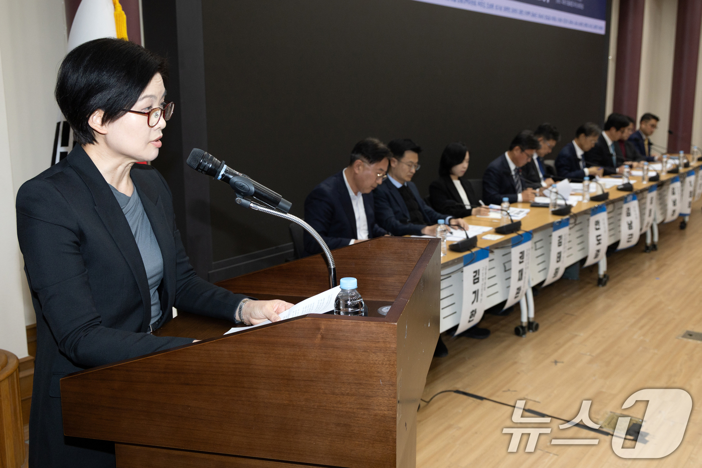 (서울=뉴스1) 이승배 기자 = 조주연 홈플러스 대표가 21일 서울 여의도 국회 의원회관에서 열린 '홈플러스, 이대로 문닫게 할 것인가' 긴급 좌담회에서 발언하고 있다. 2026. …