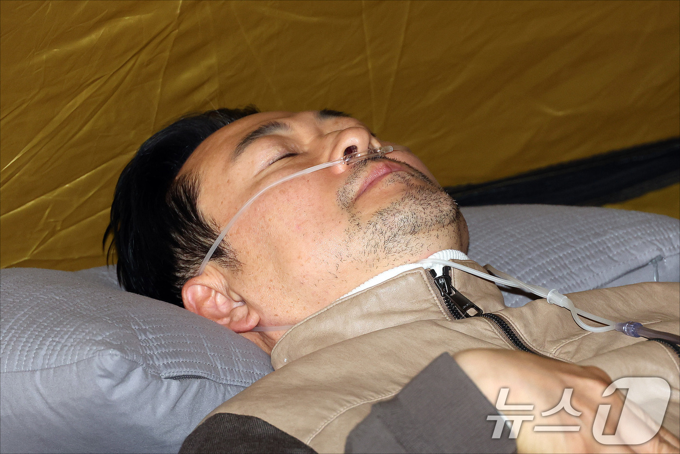 (서울=뉴스1) 신웅수 기자 = 장동혁 국민의힘 대표가 21일 서울 여의도 국회 로텐더홀에 단식 농성을 이어가고 있다. (공동취재) 2026.1.21/뉴스1