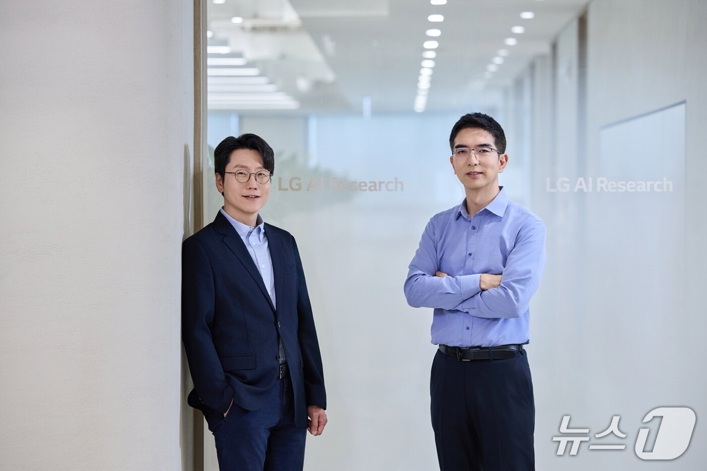 본문 이미지 - 임우형·이홍락 LG AI연구원 공동 연구원장(LG 제공)