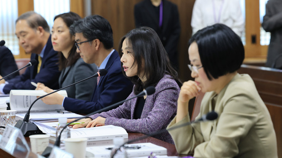 제12차 무상개발협력전략회의 주재하는 김진아 2차관