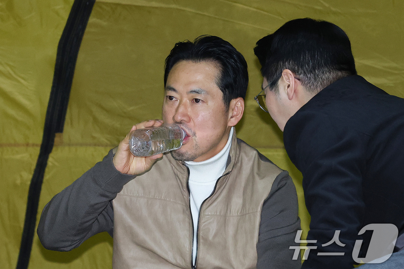 (서울=뉴스1) 신웅수 기자 = 장동혁 국민의힘 대표가 21일 서울 여의도 국회 로텐더홀에 단식 농성을 이어가고 있다. 2026.1.21/뉴스1