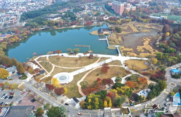 본문 이미지 - 덕진공원 전경.(전주시 제공, 재판매 및 DB 금지)/뉴스1