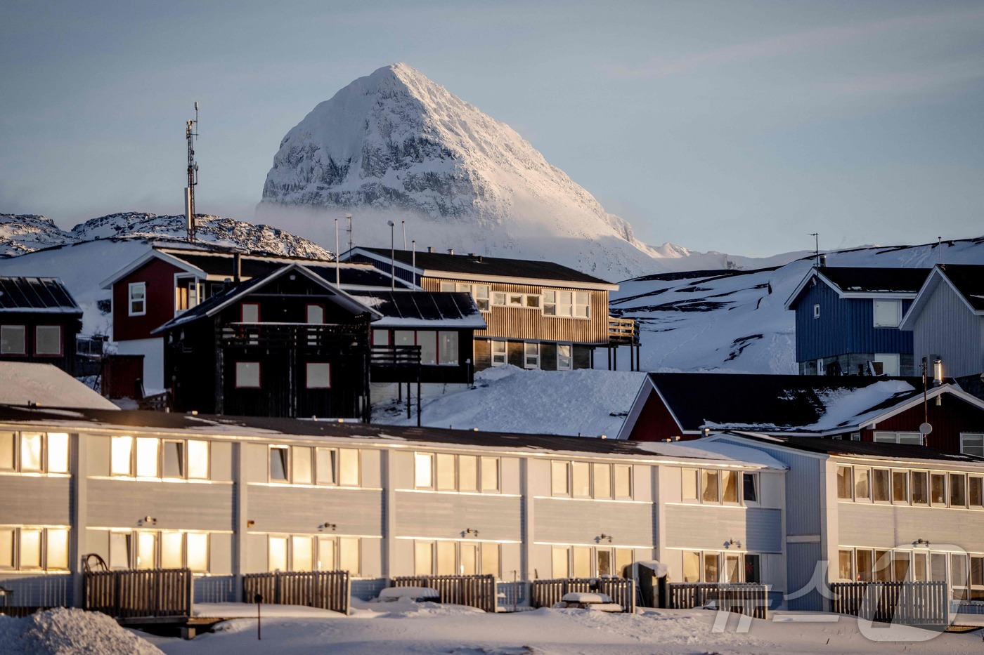 (누크 AFP=뉴스1) 이정환 기자 = 20일(현지시간) 그린란드의 수도 누크의 모습이다. 현재 그린란드는 도널드 트럼프 미국 대통령의 합병 시도로 지정학적 관심의 중심에 서 있는 …