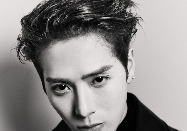 잭슨, 파리 패션쇼에서 신곡 최초 공개…퍼렐 윌리엄스 프로듀싱