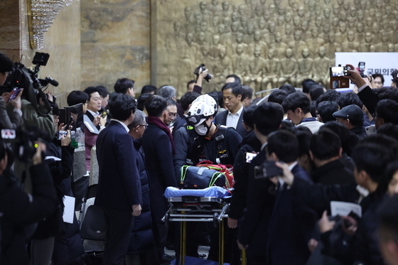 긴급 이송 거부한 장동혁 대표