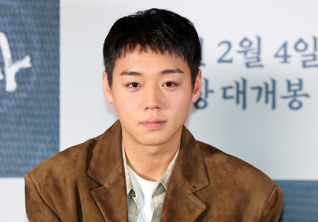 박지훈, 신비로운 눈빛