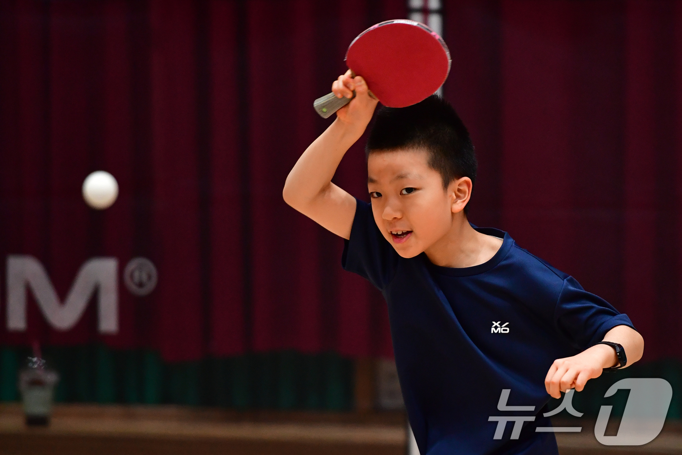 (포항=뉴스1) 최창호 기자 = 21일 경북 포항시 장량초등학교 체육관에서 열린 제1회 경북 포항동계전지훈련 탁구 스토브리그 대회에서 포항 장량초등학교 이아준 선수가 공격을 막아내 …