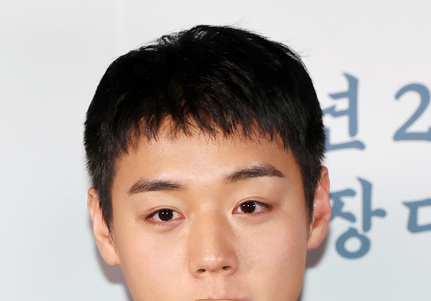 물 마시는 박지훈