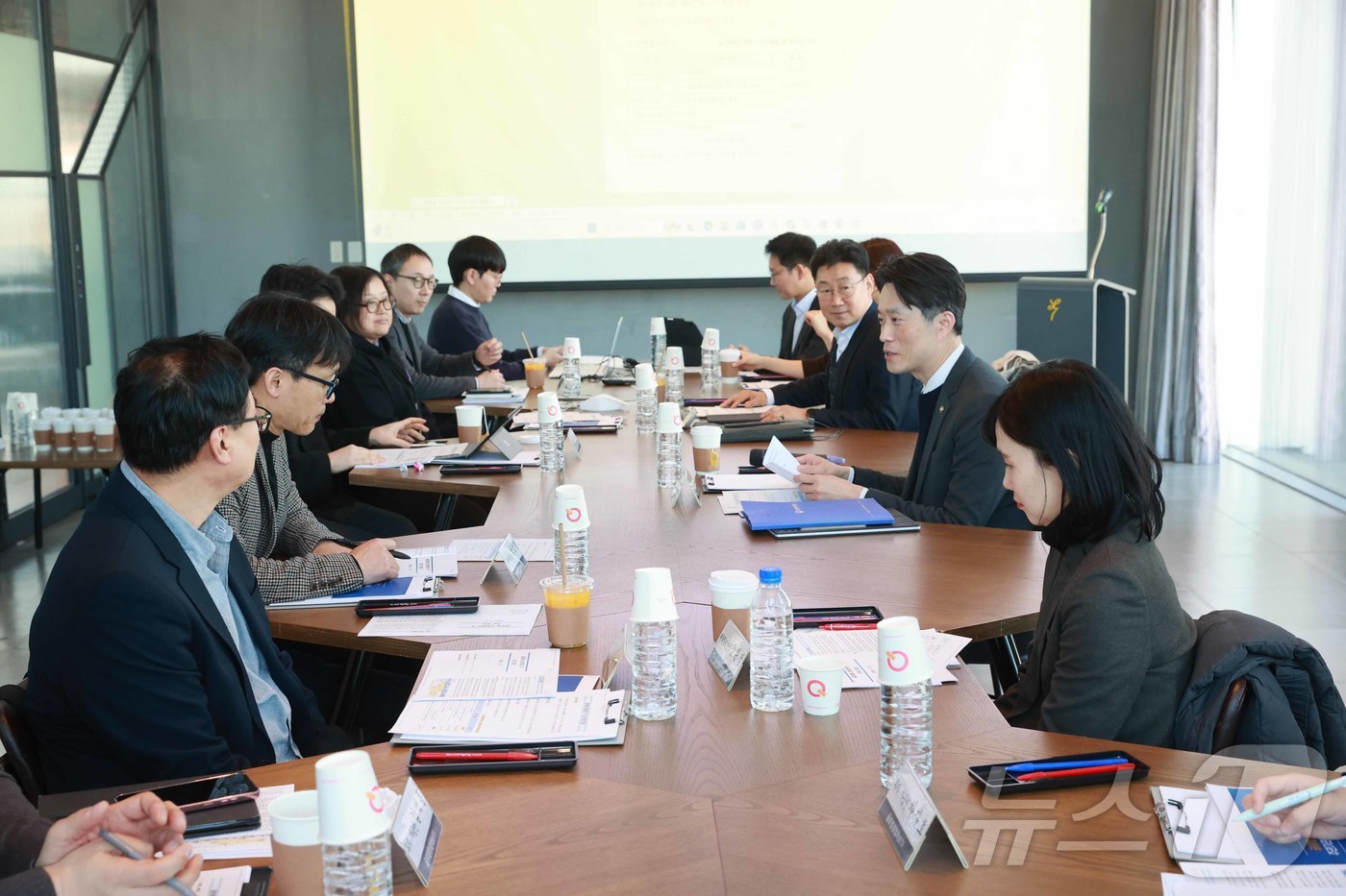 (서울=뉴스1) = 노용석 중소벤처기업부 제1차관이 21일 서울 마포구 L7 홍대 바이 롯데에서 열린 '글로벌 창업허브 TF 3차 회의'에서 모두발언을 하고 있다. (중소벤처기업부 …