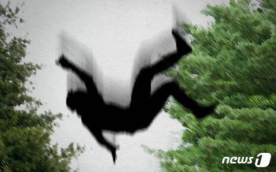 양산 산막공단서 5m 옹벽 아래 남성 숨진 채 발견…추락사 추정