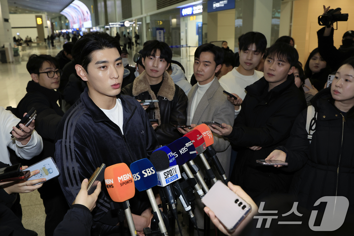 (인천공항=뉴스1) 박정호 기자 = 메이저리그(MLB) 샌프란시스코 자이언츠에서 뛰는 이정후가 21일 오후 인천국제공항 2터미널에서 출국 전 인터뷰를 하고 있다.올해 메이저리그(M …