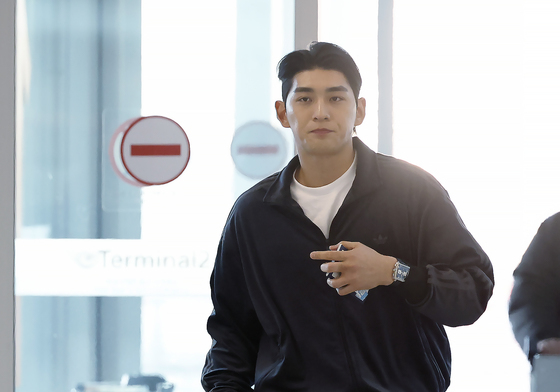 공항 도착한 이정후