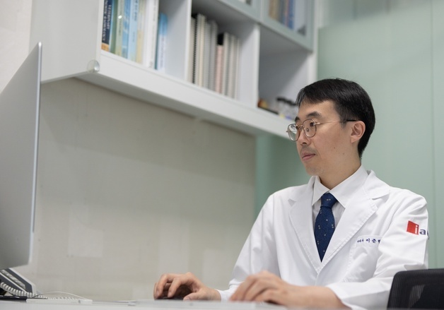 "반려동물이 뇌 수술 중 잠든 사이에"…끝까지 지켜주는 이 사람