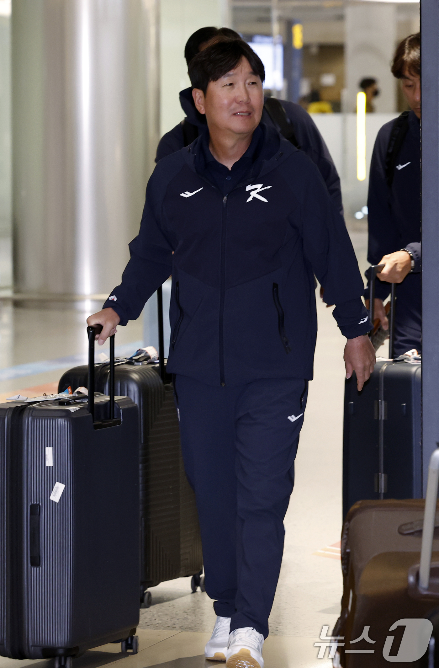 (인천공항=뉴스1) 박정호 기자 = 대한민국 야구대표팀 류지현 감독이 사이판 전지훈련을 마치고 21일 오후 인천국제공항을 통해 귀국하고 있다. 2026.1.21/뉴스1