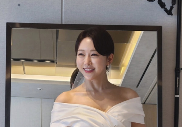 이혼 루머 일축 '박군♥' 한영, 4년 전 웨딩드레스 자태 공개 "시간 너무 빨라"