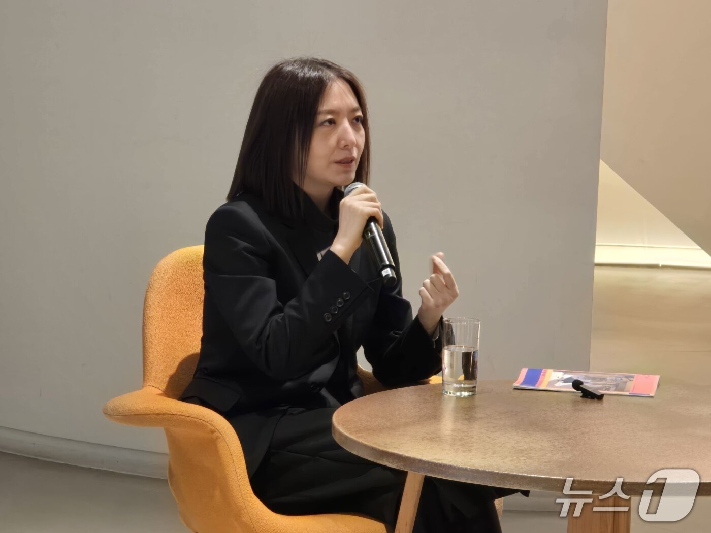 본문 이미지 - 김아영 작가 ⓒ 뉴스1 김정한 기자 2025.03.21