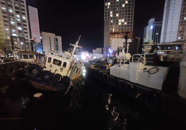 부산 영도구 대교동 물양장서 15톤짜리 통선 침수