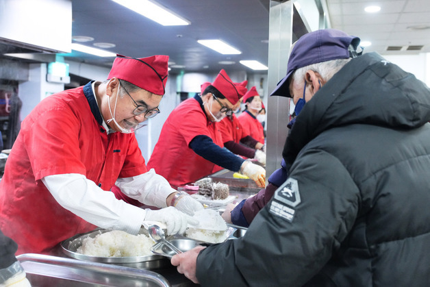 한국토요타, '안나의 집'에 8000만원 기부·무료 급식 봉사
