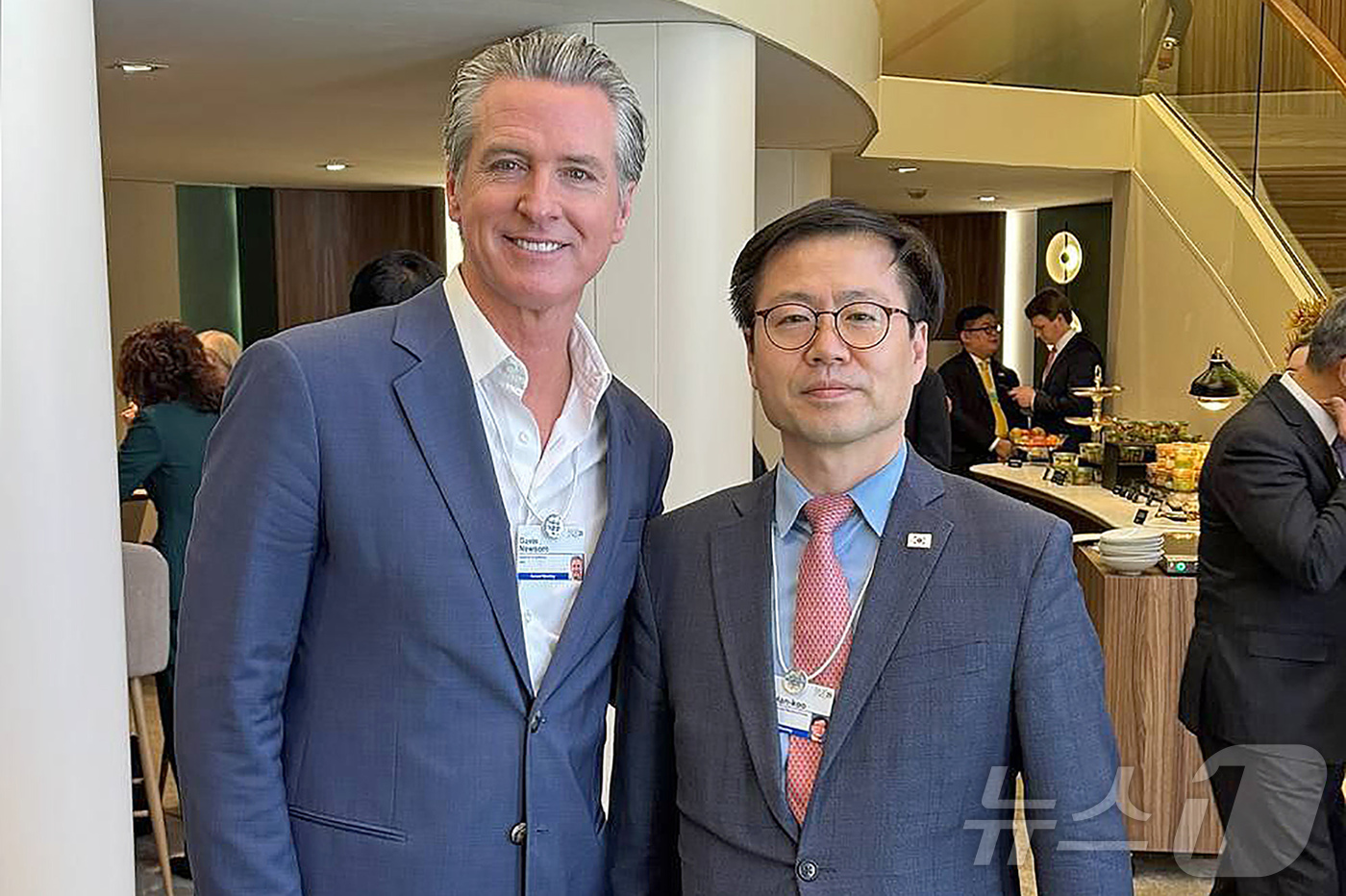 (서울=뉴스1) = 여한구 산업통상부 통상교섭본부장이 20일(현지시간) 스위스 다보스에서 열린 '2026 세계경제포럼 연차회의'에서 개빈 뉴섬 미국 캘리포니아 주지사와 면담 후 기 …