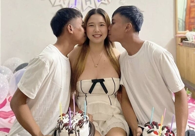 쌍둥이 형제와 사귀는 20대 여성 "셋이 한 침대…임신하면 DNA 검사할 것"