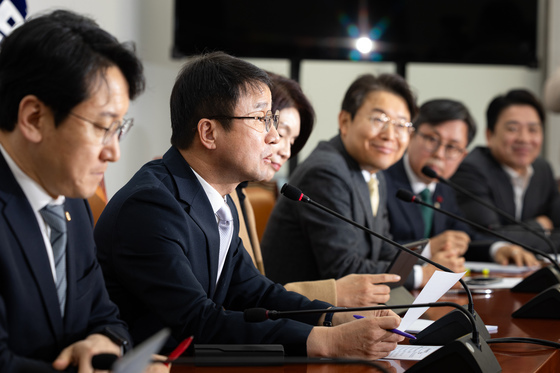 모두 발언하는 한병도 민주당 원내대표