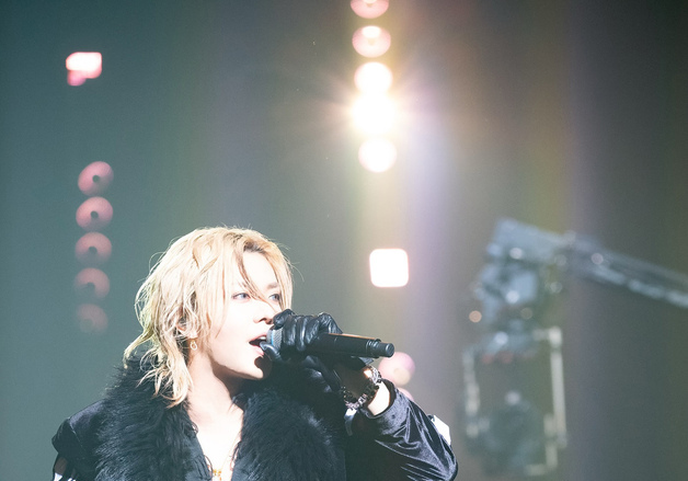 NCT 유타, 日 도쿄 부도칸서 첫 단독 투어 마무리…완벽 존재감