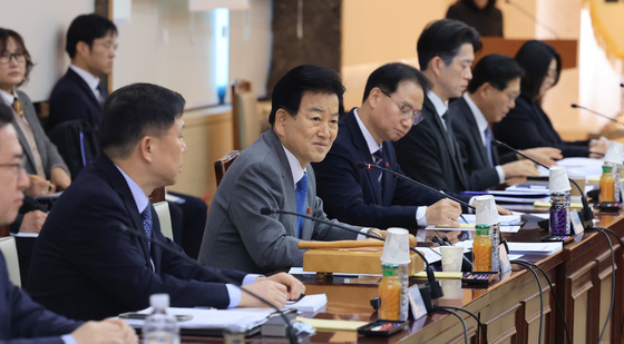 정동영 장관, 남북교류협력추진협의회의 주재