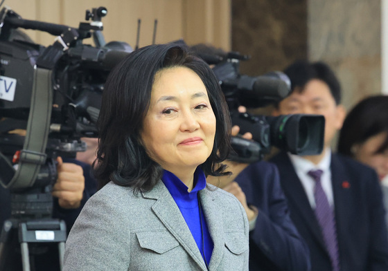 남북교류협력추진협의회의 참석하는 박영선 센터장