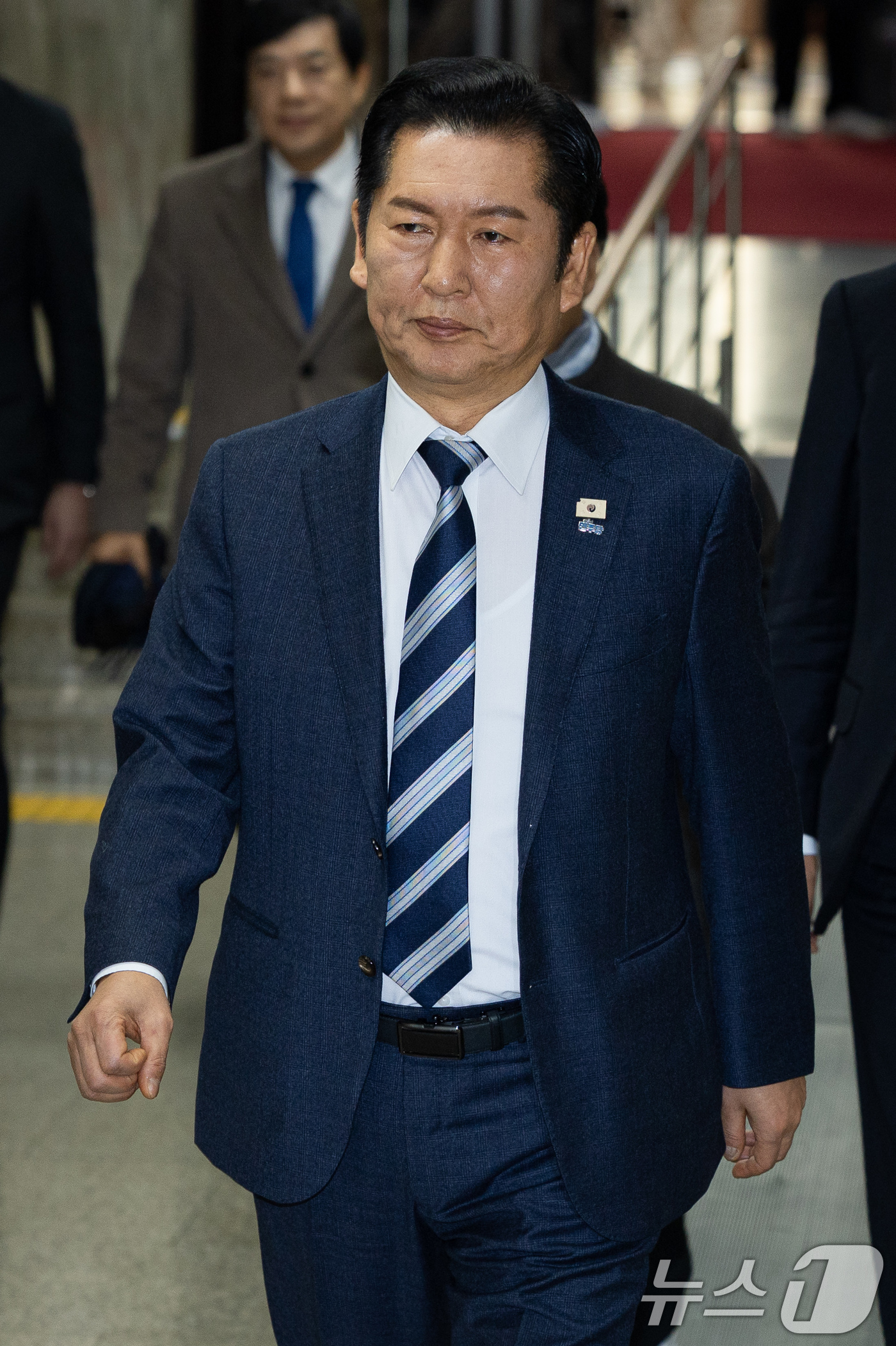 (서울=뉴스1) 유승관 기자 = 정청래 더불어민주당 대표가 22일 서울 여의도 국회에서 열린 비공개 정책의원총회에 참석하고 있다. 2026.1.22/뉴스1