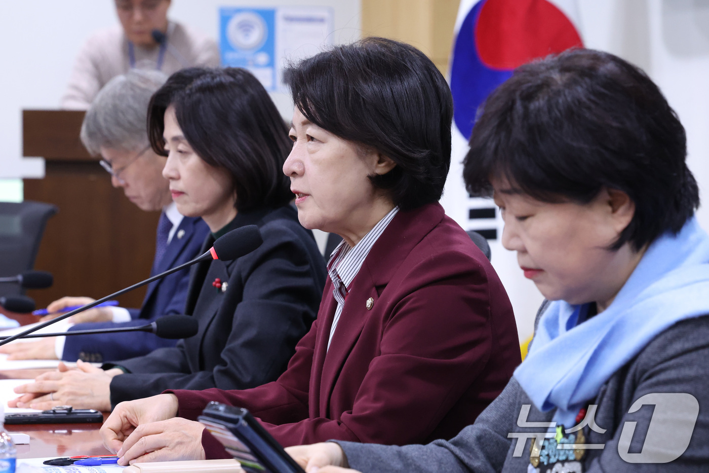 (서울=뉴스1) 신웅수 기자 = 추미애 법제사법위원장이 22일 서울 여의도 국회 의원회관에서 열린 ‘검찰개혁의 완성이란 무엇인가? : 민생범죄 집중을 위한 검찰개혁과 보완수사권 폐 …