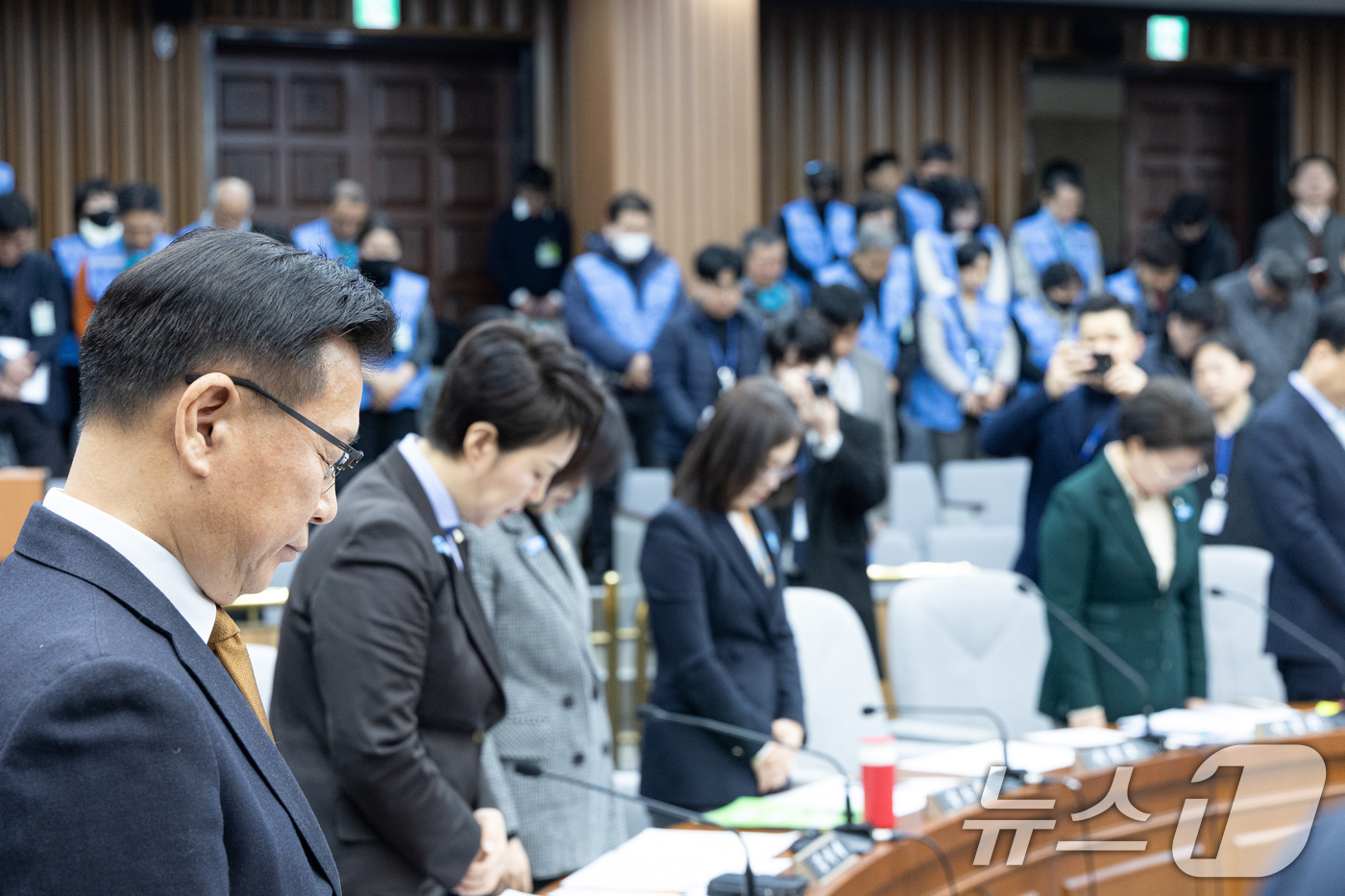 (서울=뉴스1) 이승배 기자 = 22일 서울 여의도 국회에서 열린 제431회국회(임시회) 국토교통위원회 12.29 여객기 참사 진상규명을 위한 국정조사특별위원회 청문회에서 이양수 …