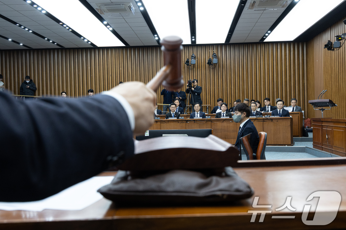 (서울=뉴스1) 이승배 기자 = 22일 서울 여의도 국회에서 열린 제431회국회(임시회) 국토교통위원회 12.29 여객기 참사 진상규명을 위한 국정조사특별위원회 청문회에서 이양수 …