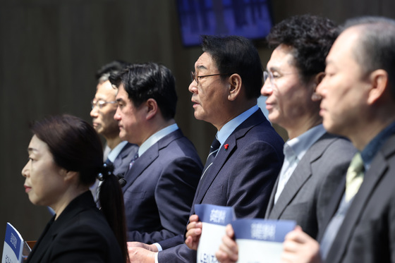 인천시장 출마 기자회견하는 김교흥