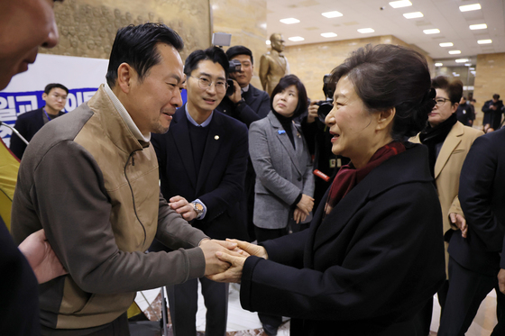 장동혁 8일의 단식…박근혜까지 국회 출동 '보수 결집'