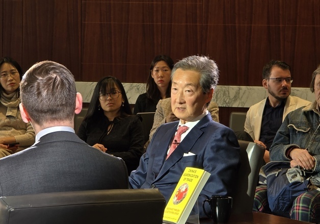 '중국의 무역 무기화' 신간 출간한 빅터 차 美CSIS 한국석좌
