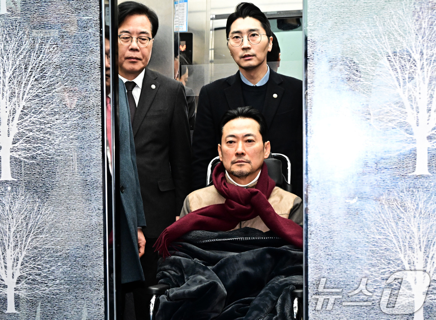 (서울=뉴스1) 국회사진기자단 = '통일교·공천헌금' 쌍특검법 수용을 촉구하며 8일째 단식을 이어오던 장동혁 국민의힘 대표가 22일 서울 여의도 국회 로텐더홀에서 단식 중단을 선언 …