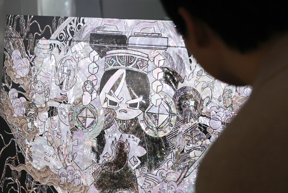 할머니 자개장 속에 쿠키런이 쏙…전통으로 빚은 '왕국의 유산'