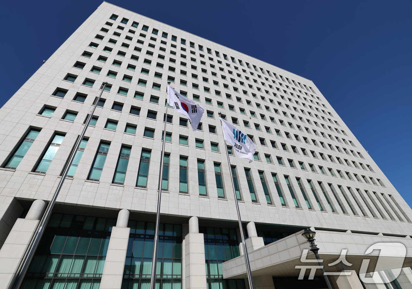 (서울=뉴스1) 오대일 기자 = 법무부가 22일 대검검사급(검사장급) 검사 32명(승진 7명·전보 25명)의 인사를 단행했다.지난해 11월 검찰의 대장동 사건 항소 포기 사태 당시 …