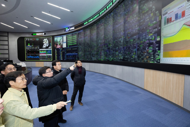 기후부, 107일간 봄철 전력수급 관리…재생에너지 공급과잉 대비