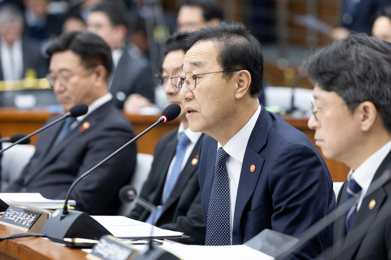 여객기 참사 국조특위 청문회 출석해 답변하는 김윤덕 장관