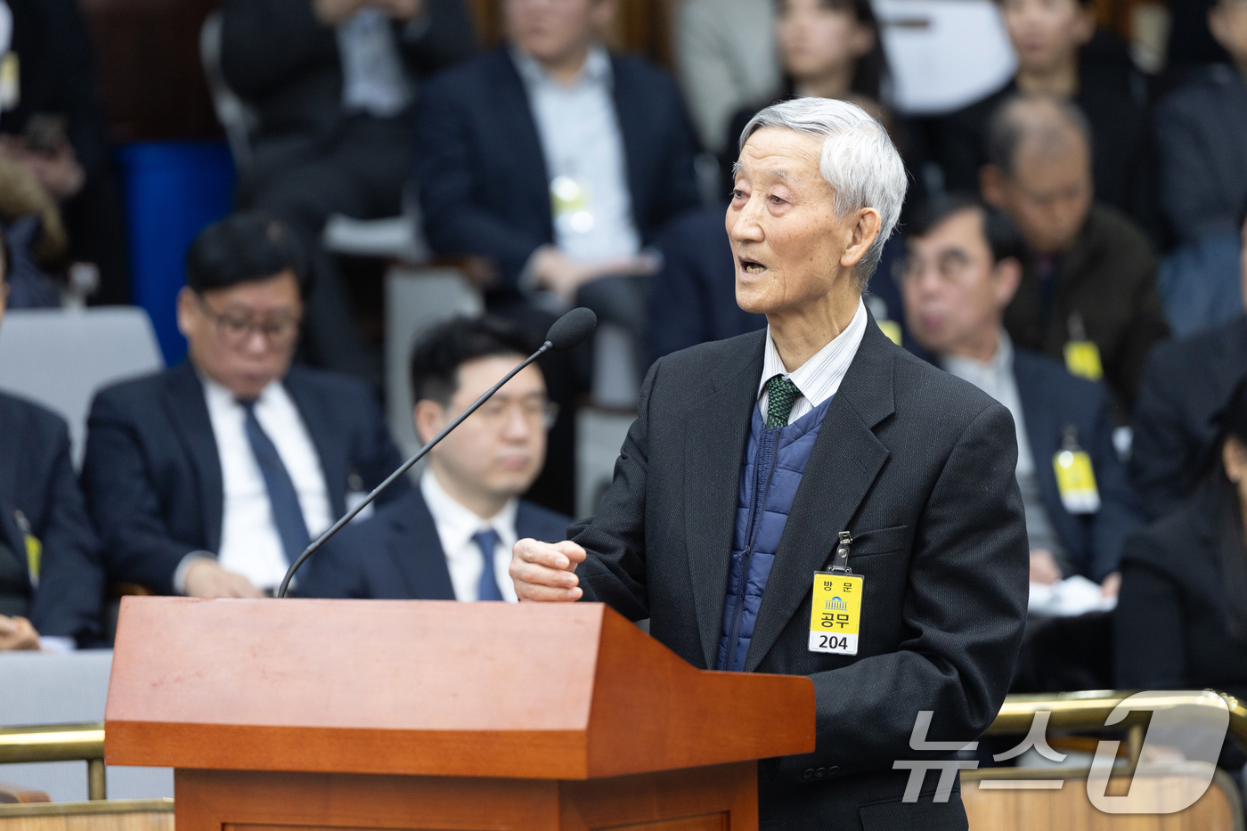 (서울=뉴스1) 이승배 기자 = 이석암 전 서울지방항공청장이 22일 서울 여의도 국회에서 열린 제431회국회(임시회) 국토교통위원회 12.29 여객기 참사 진상규명을 위한 국정조사 …