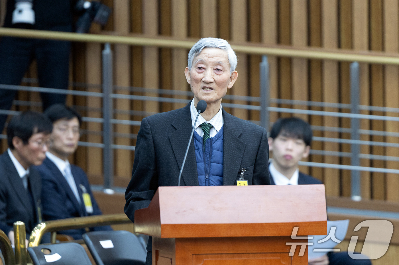 (서울=뉴스1) 이승배 기자 = 이석암 전 서울지방항공청장이 22일 서울 여의도 국회에서 열린 제431회국회(임시회) 국토교통위원회 12.29 여객기 참사 진상규명을 위한 국정조사 …