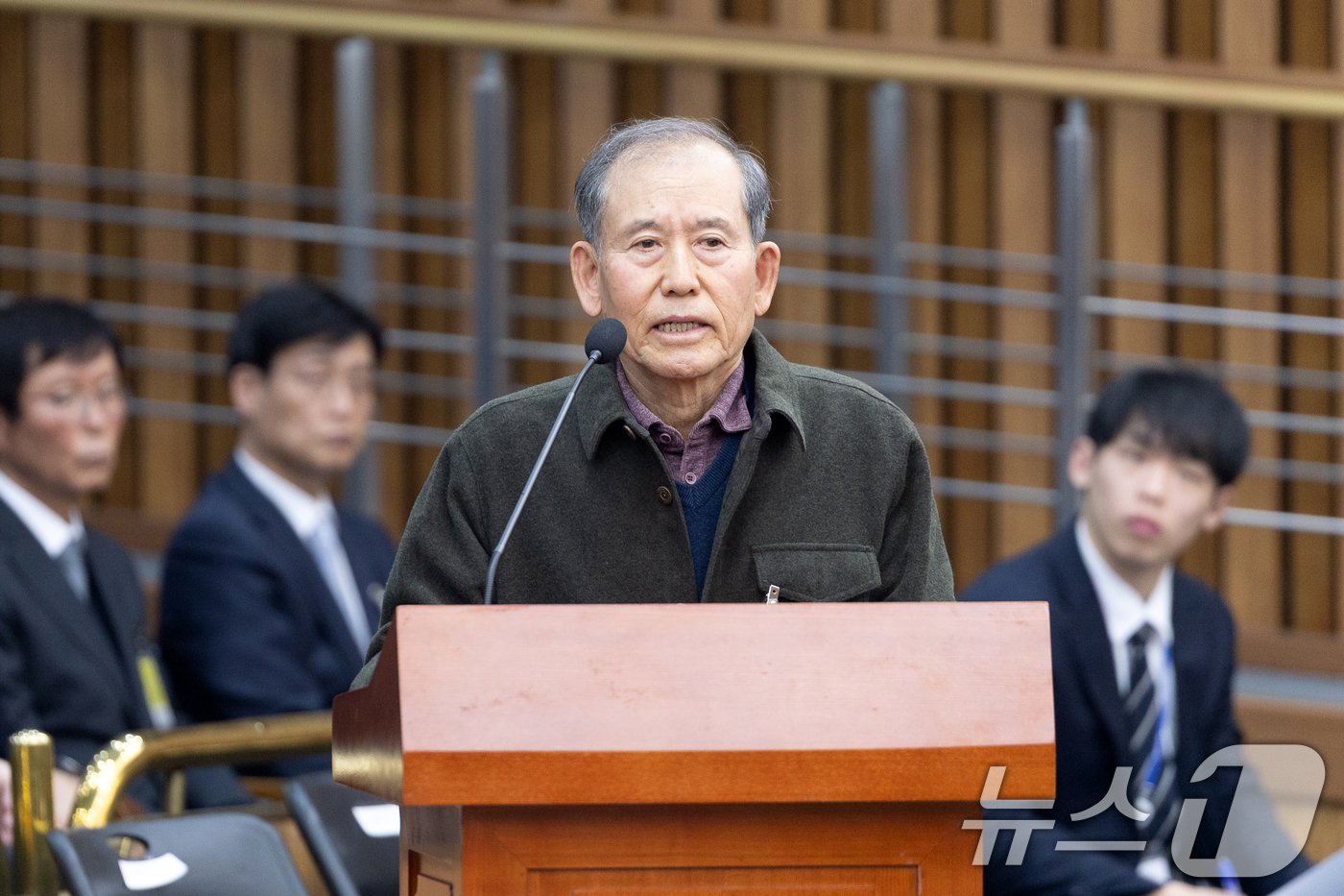 (서울=뉴스1) 이승배 기자 = 장종식 전 서울지방항공청장이 22일 서울 여의도 국회에서 열린 제431회국회(임시회) 국토교통위원회 12.29 여객기 참사 진상규명을 위한 국정조사 …