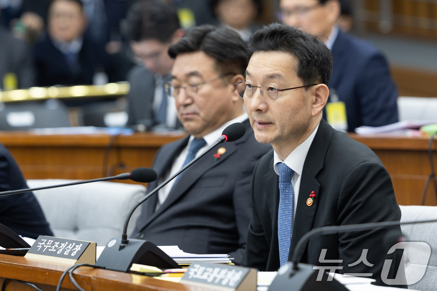 (서울=뉴스1) 이승배 기자 = 윤창렬 국무조정실장이 22일 서울 여의도 국회에서 열린 제431회국회(임시회) 국토교통위원회 12.29 여객기 참사 진상규명을 위한 국정조사특별위원 …