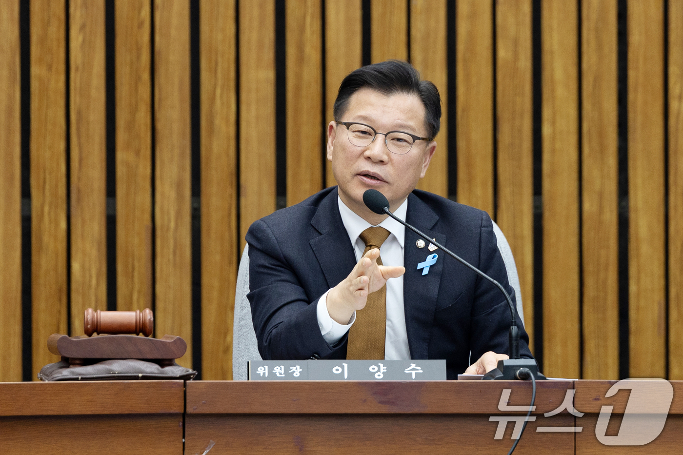 (서울=뉴스1) 이승배 기자 = 22일 서울 여의도 국회에서 열린 제431회국회(임시회) 국토교통위원회 12.29 여객기 참사 진상규명을 위한 국정조사특별위원회 청문회에서 이양수 …